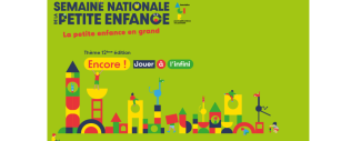 affiche sur fond vert de la semaine de la petite enfance avec des personnages d'enfants colorés jouanet avec des cubes jaunes et rouges