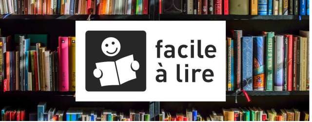 logo facile à lire représentant un personnage en noir et blanc avec un livre ouvert sur fond de rayonnage de bibliothèque en couleur